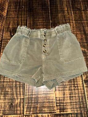 American Eagle Olive Green Mom Shorts size 10
